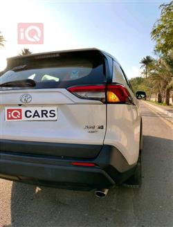 تۆیۆتا ڕاڤ 4